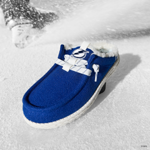 nhl® tampa bay lightning® wally slip varsity blue/white